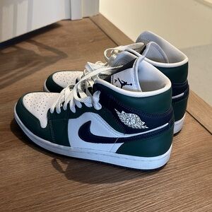 Nike Women’s Air Jordan 1 Mid SE in Noble Green, size 7, only worn twice